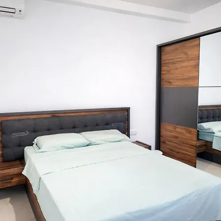 Апартаменты Seabreeze Bay Меллиеха